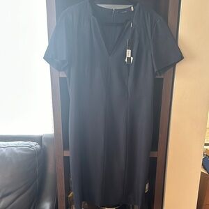 Tahari BNWT Navy Blue w/ black v neck trim Short Sleeve Dress